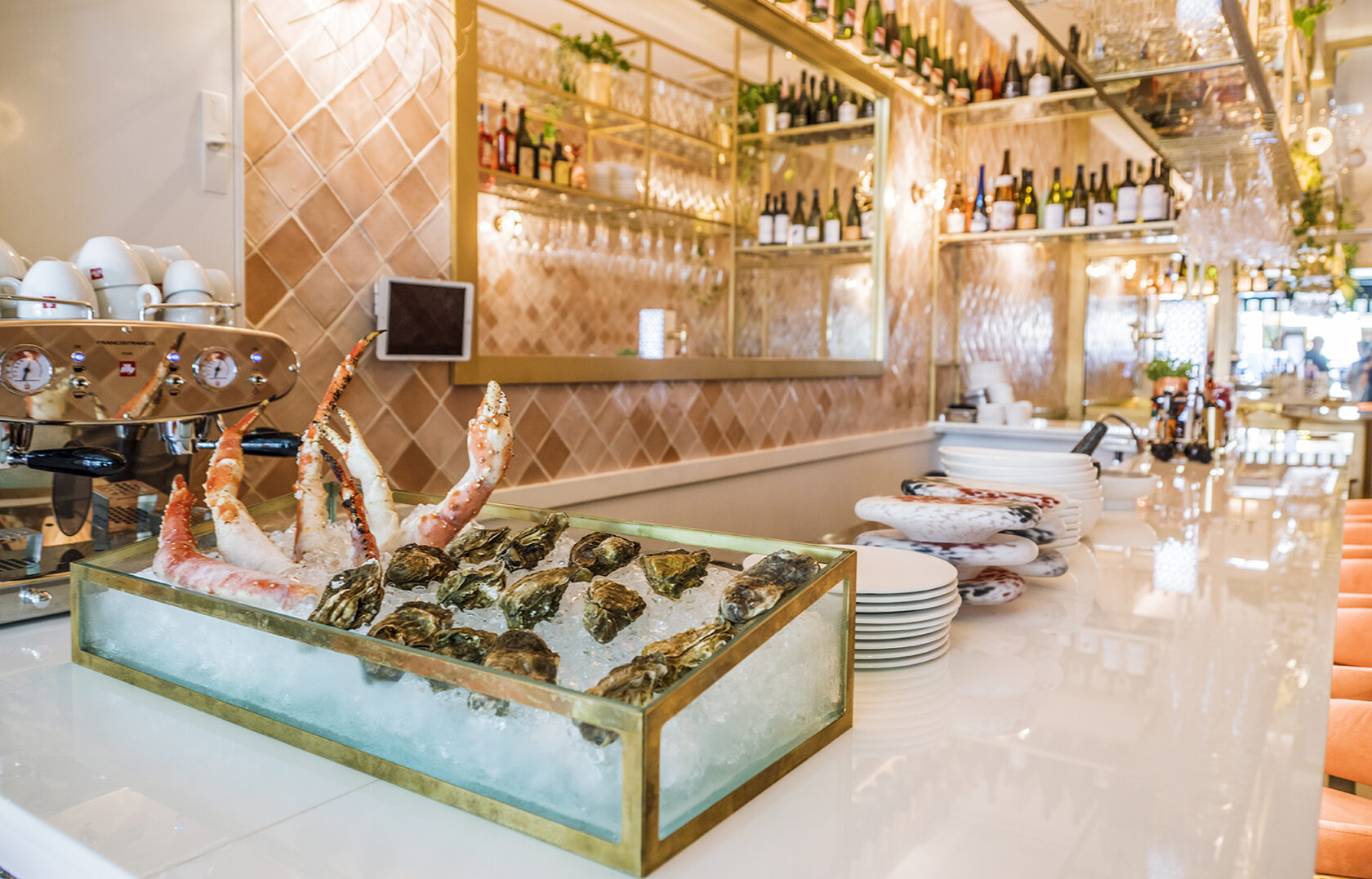 Oyster bar and clandestine cocktail bar image 4