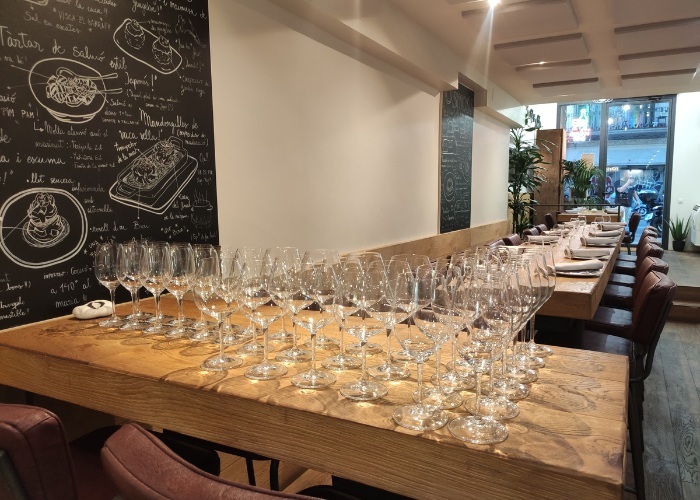 Wine bar and catalan restaurant image 4
